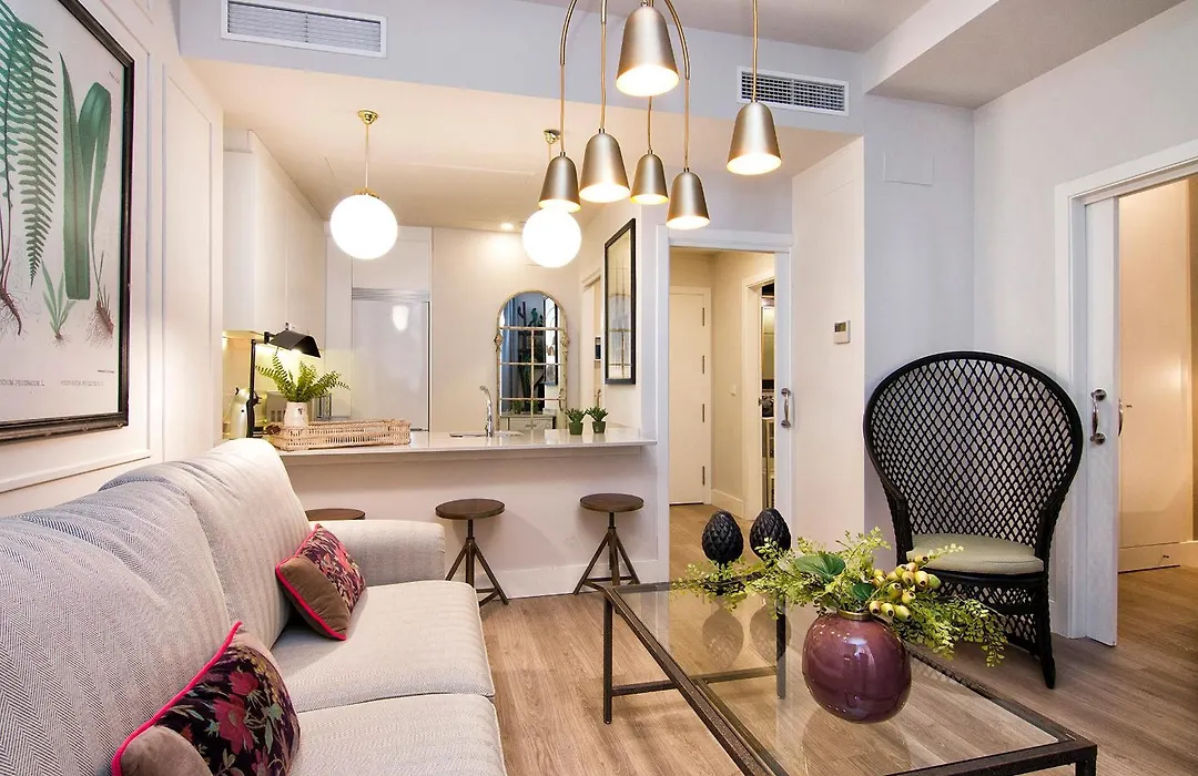 Central Deluxe Apartments-1