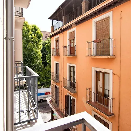 Central Deluxe Apartments-2